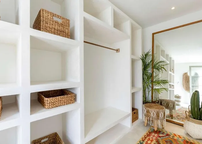 Aluna 3br In Parerenan, *