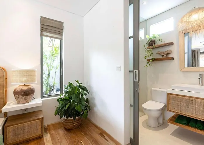 Aluna 3br In Parerenan, Villa